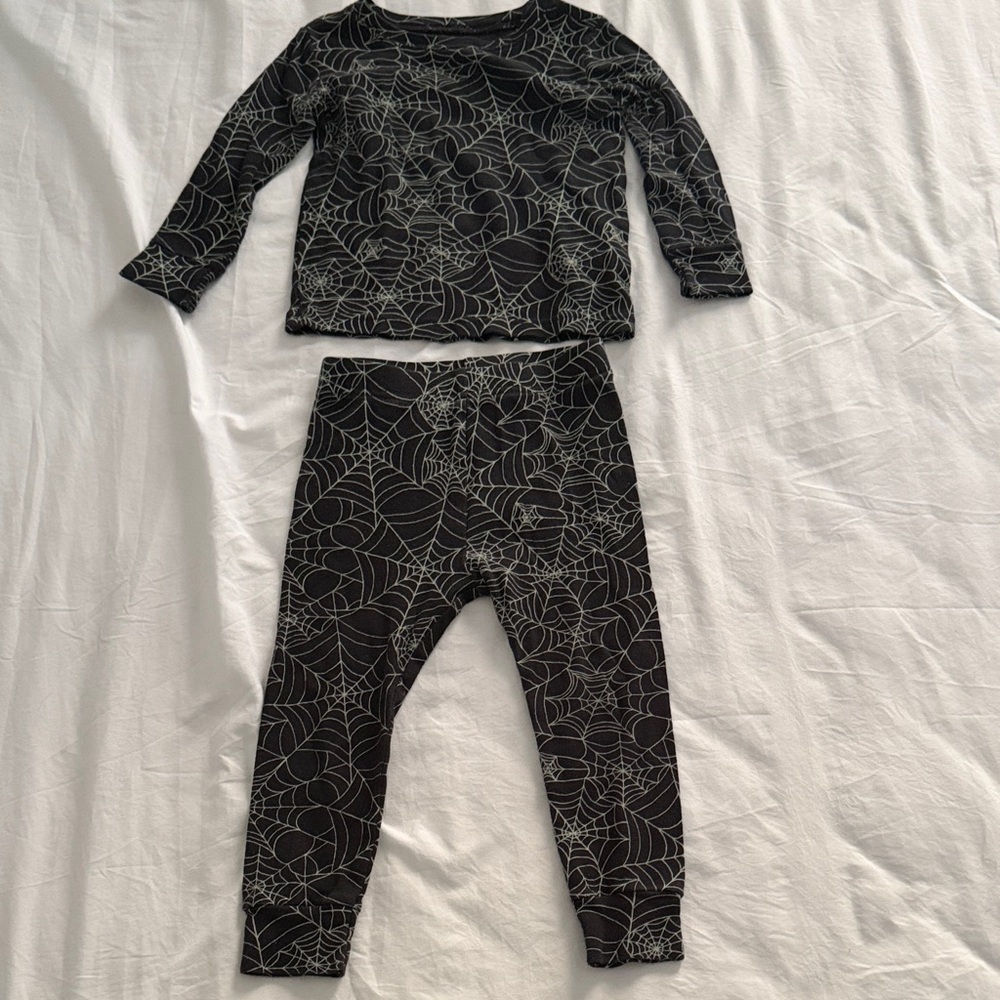 Spider Web Kids Halloween Pajama Set size 2T